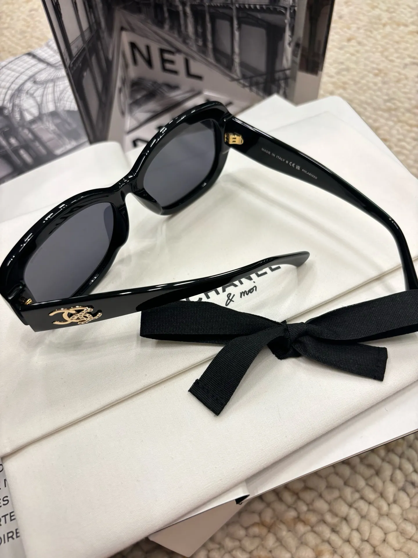 Chanel Double Logo Embellished Sunglasses D20018542 — view 6