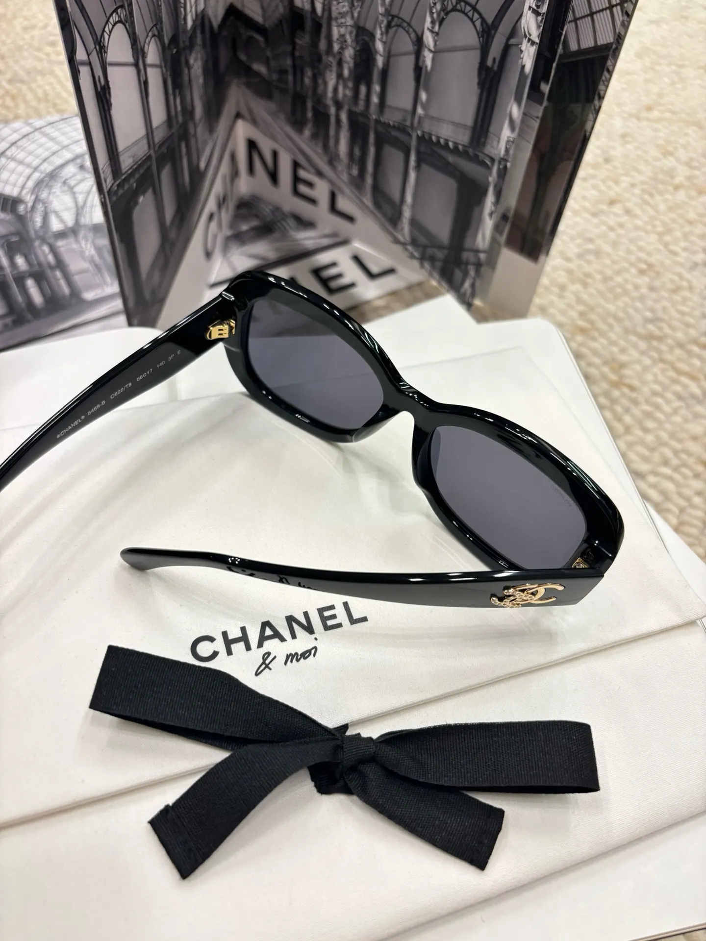 Chanel Double Logo Embellished Sunglasses D20018542 — view 9