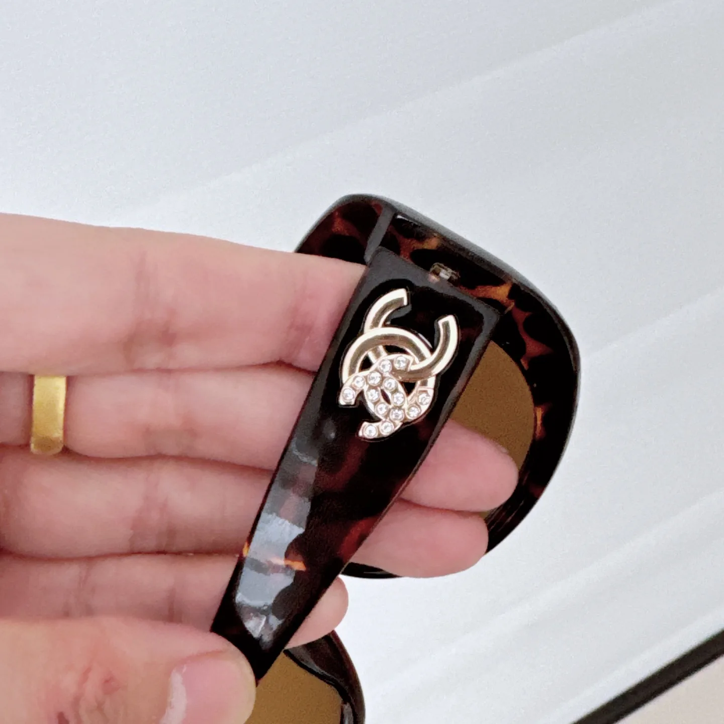 Chanel Double Logo Embellished Sunglasses D20018544 — view 8