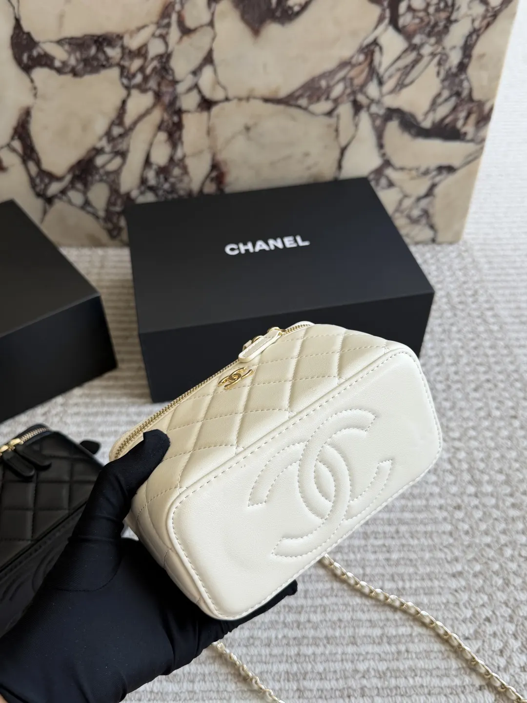 Chanel Quilted Lambskin Vanity Case Bag D31017908 — view 5