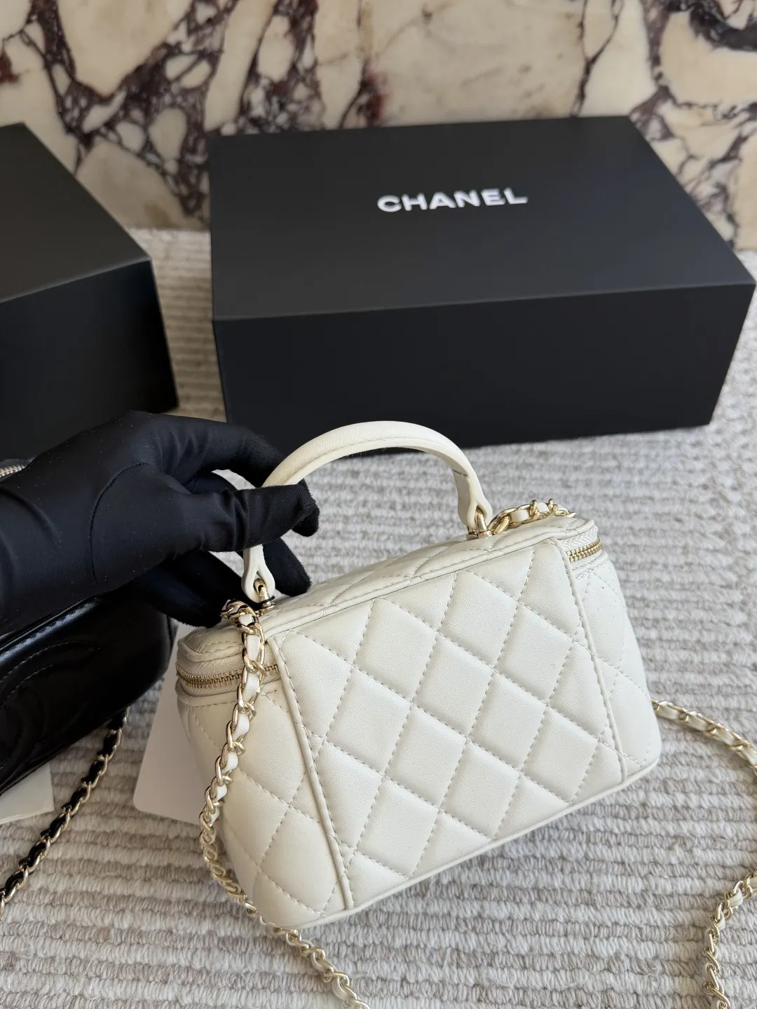 Chanel Quilted Lambskin Vanity Case Bag D31017908 — view 6