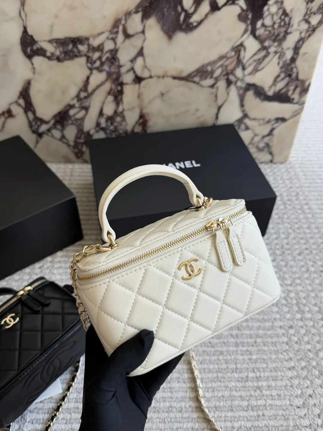Chanel Quilted Lambskin Vanity Case Bag D31017908 — view 8