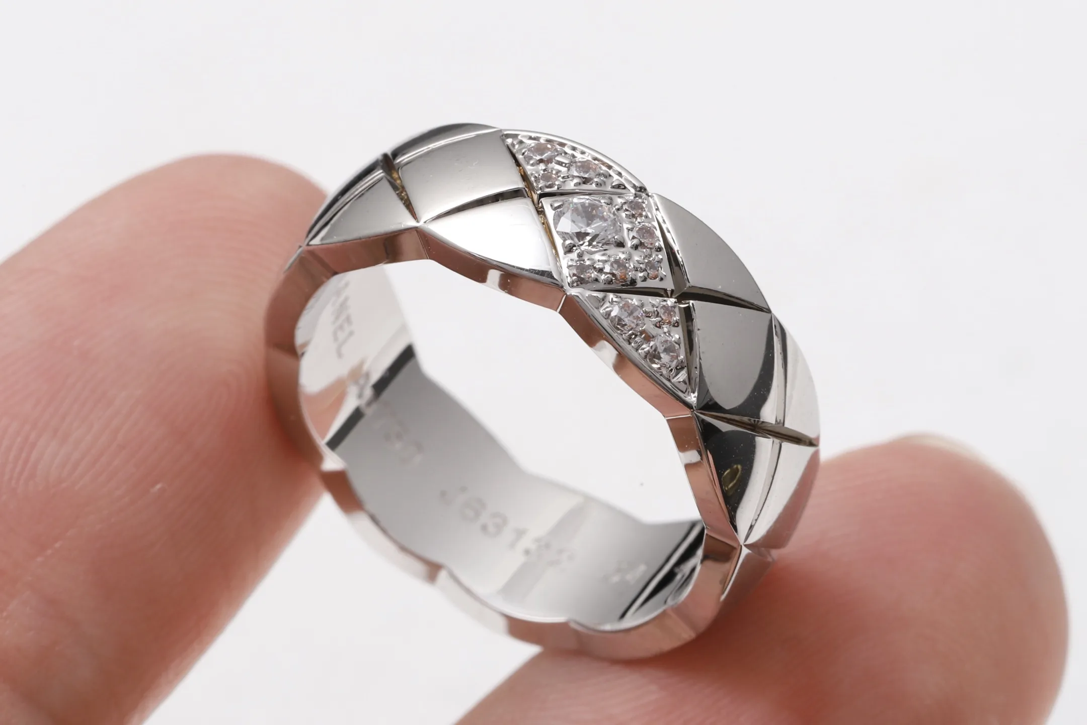 Coco Crush Quilted Motif Ring (Gold-Plated Brass) D11016568 — view 4