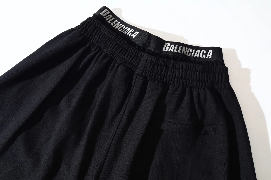 Trompe L'oeil Double-Waistband Sweat Shorts D21921321 — view 12