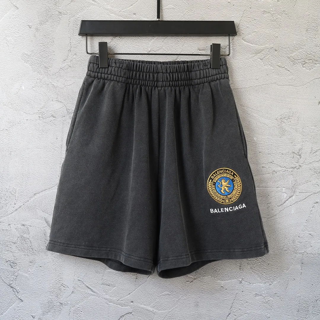 Embroidered Crest Washed Cotton Shorts D19921302