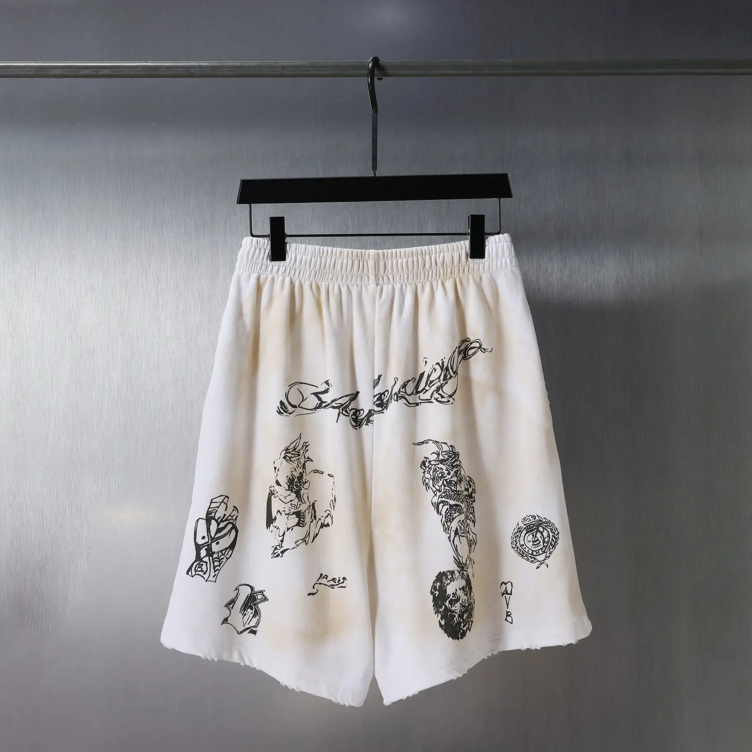 Graffiti Print Distressed Sweat Shorts D18921257 — view 2
