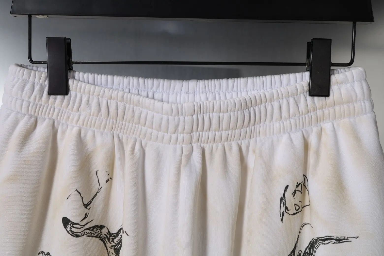 Graffiti Print Distressed Sweat Shorts D18921257 — view 5