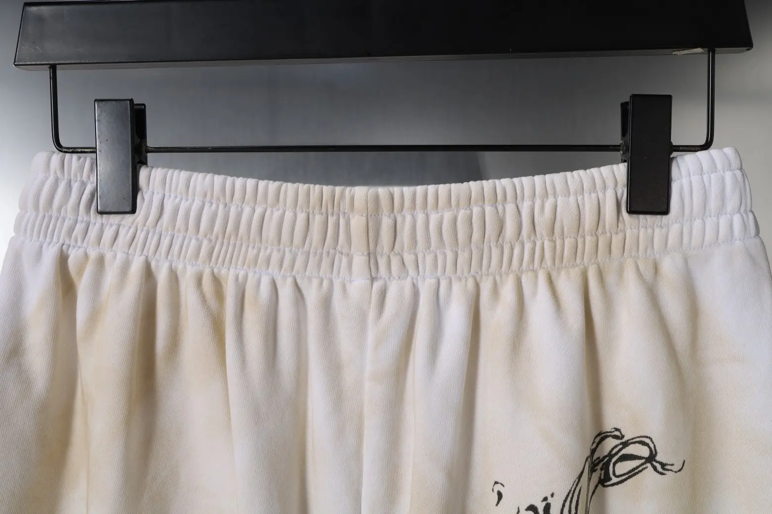 Graffiti Print Distressed Sweat Shorts D18921257 — view 7
