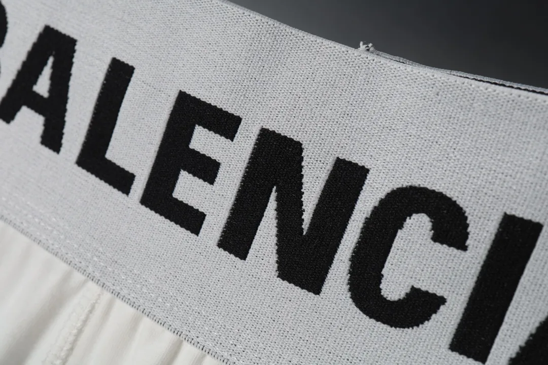 Trompe L'oeil Layered Logo Sweat Shorts D20521281 — view 5
