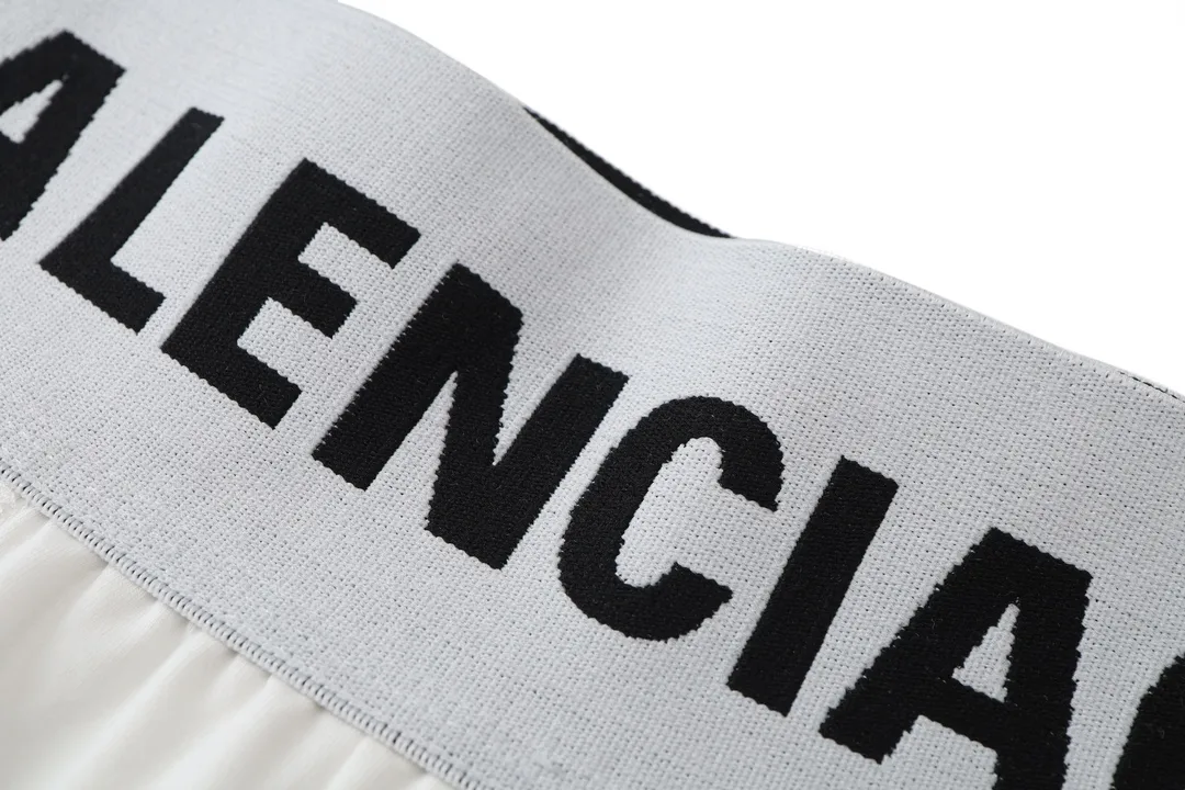 Trompe L'oeil Layered Logo Sweat Shorts D20521281 — view 13
