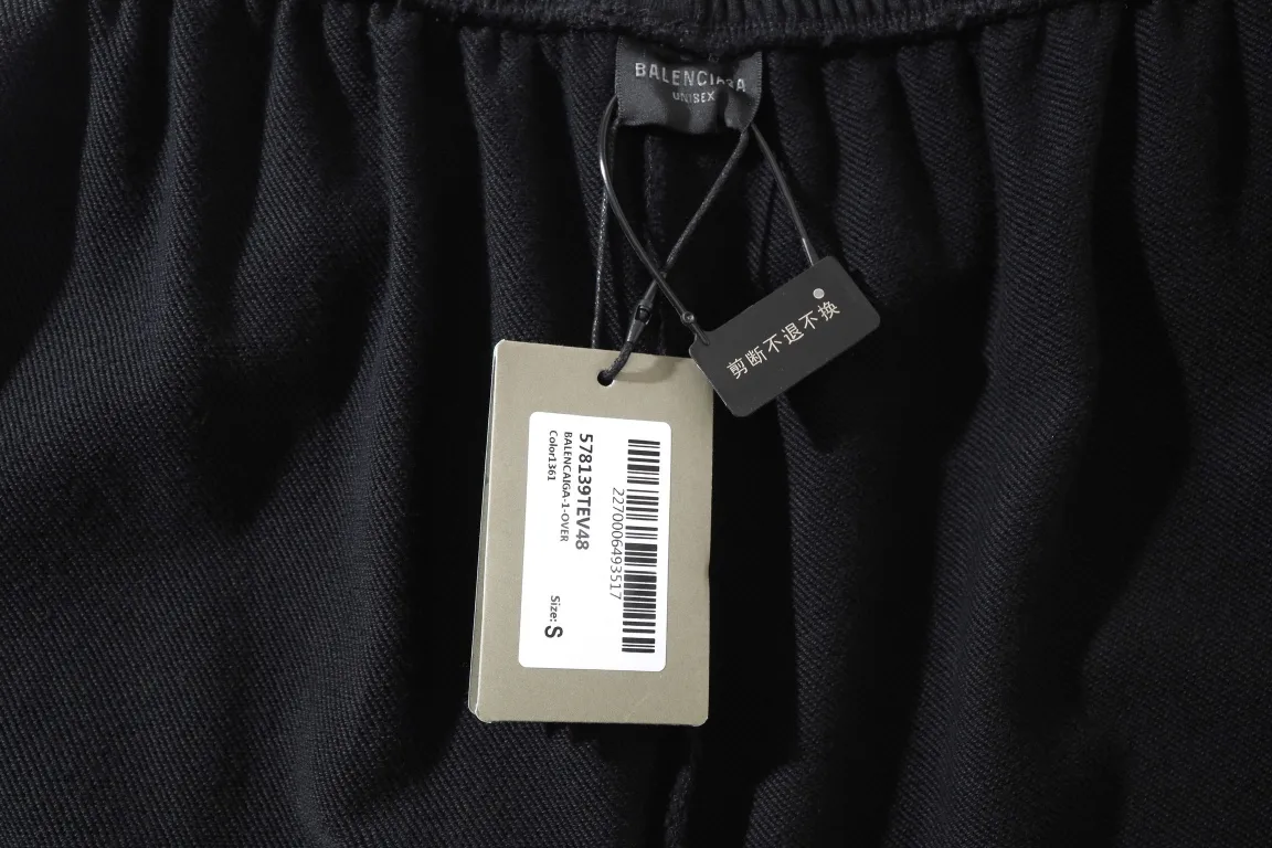 Distressed Logo Rhinestone Sweat Shorts D19521305 — view 18