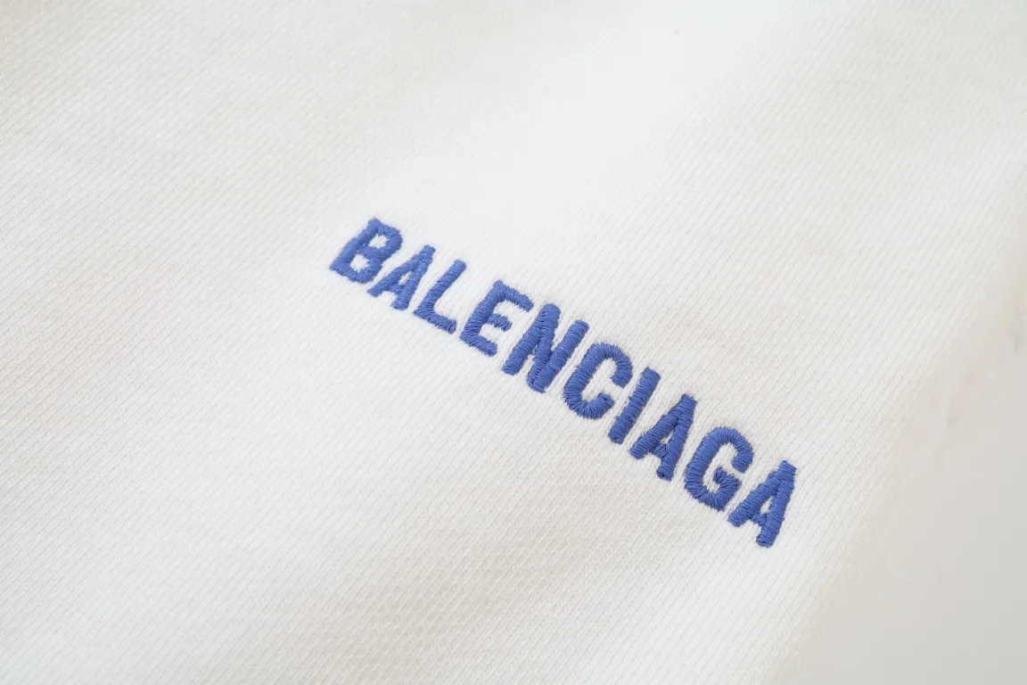 Logo Embroidered Distressed Cotton Shorts D19521304 — view 13