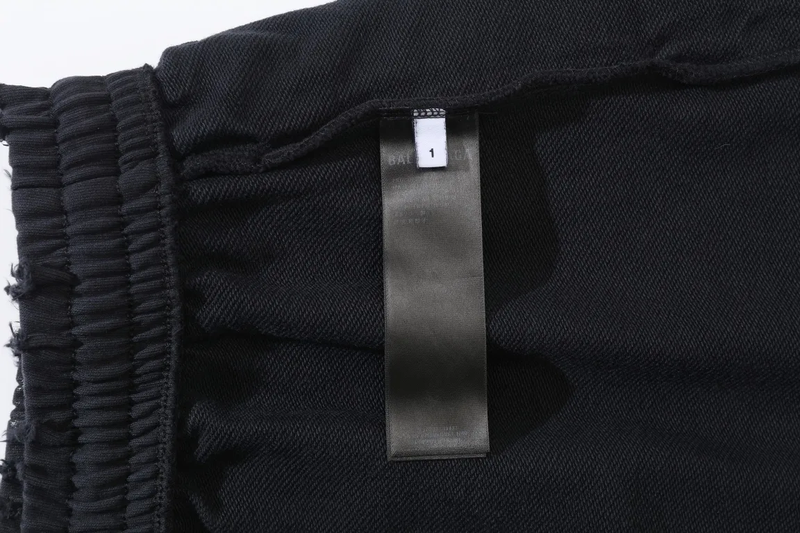 Distressed Mud-Dye Coated Sweat Shorts D21921334 — view 8