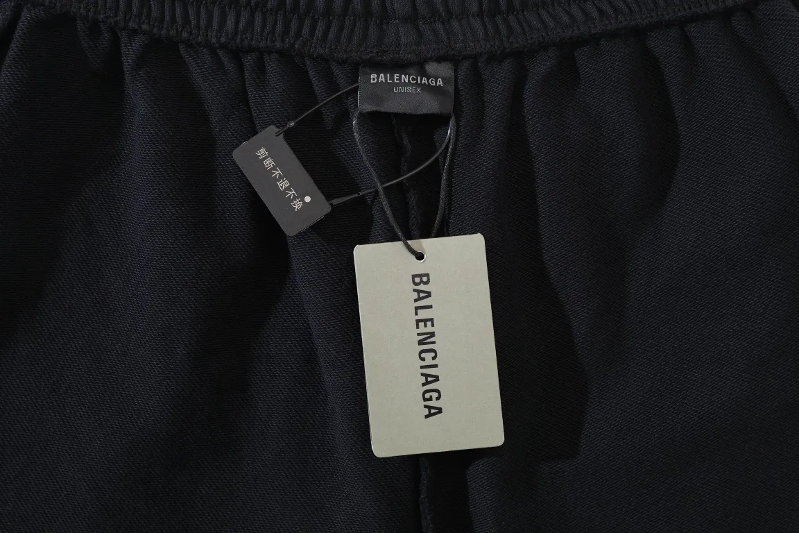 Distressed Mud-Dye Coated Sweat Shorts D21921334 — view 9