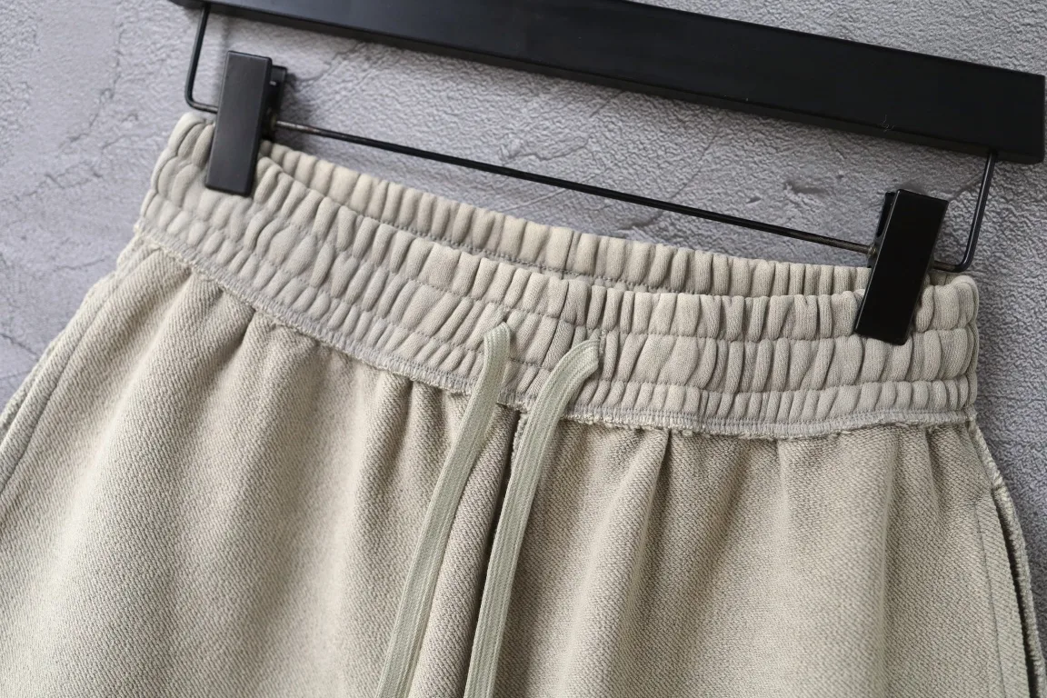 Logo Embroidered Raw-Edge Sweat Shorts D22521316 — view 7