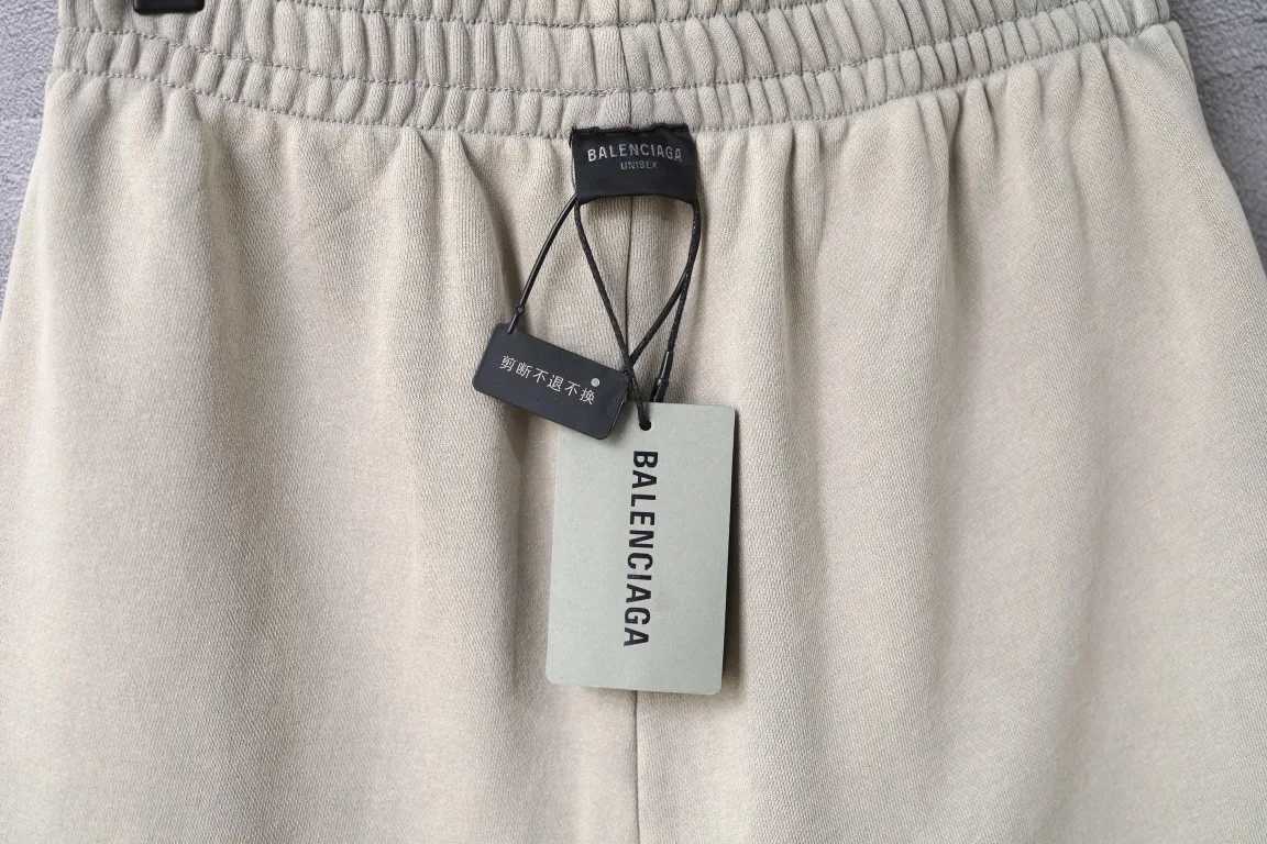 Logo Embroidered Raw-Edge Sweat Shorts D22521316 — view 8