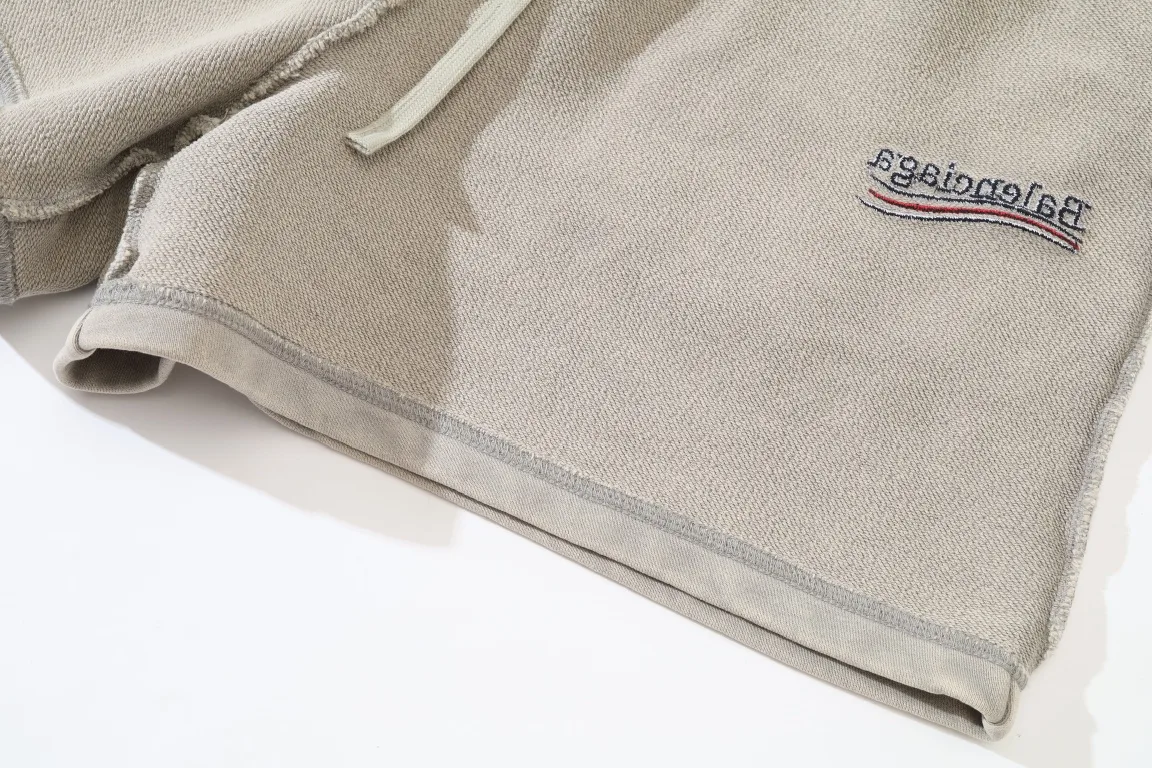 Logo Embroidered Raw-Edge Sweat Shorts D22521316 — view 15