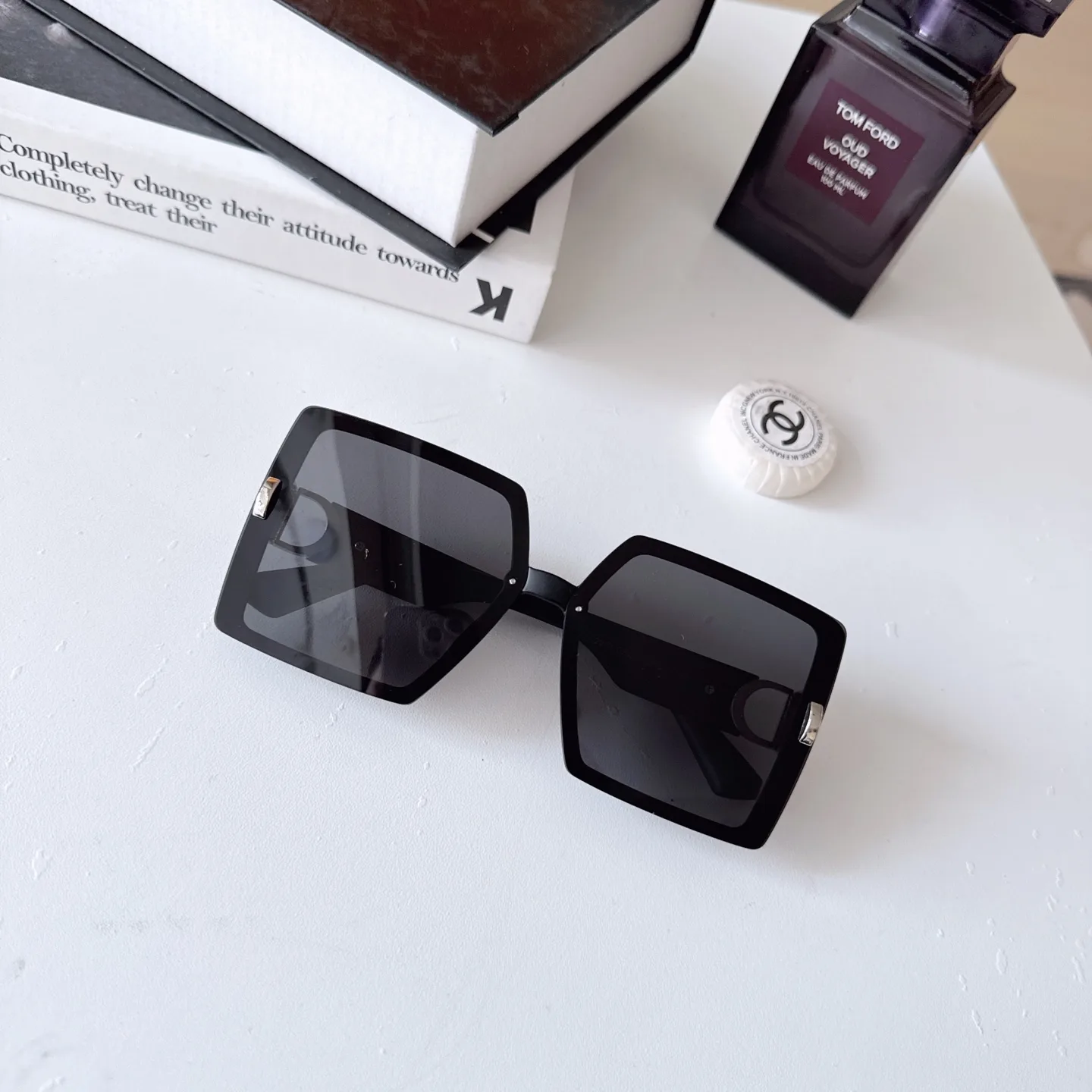 Dior Logo Detail Sunglasses D20018579 — view 8