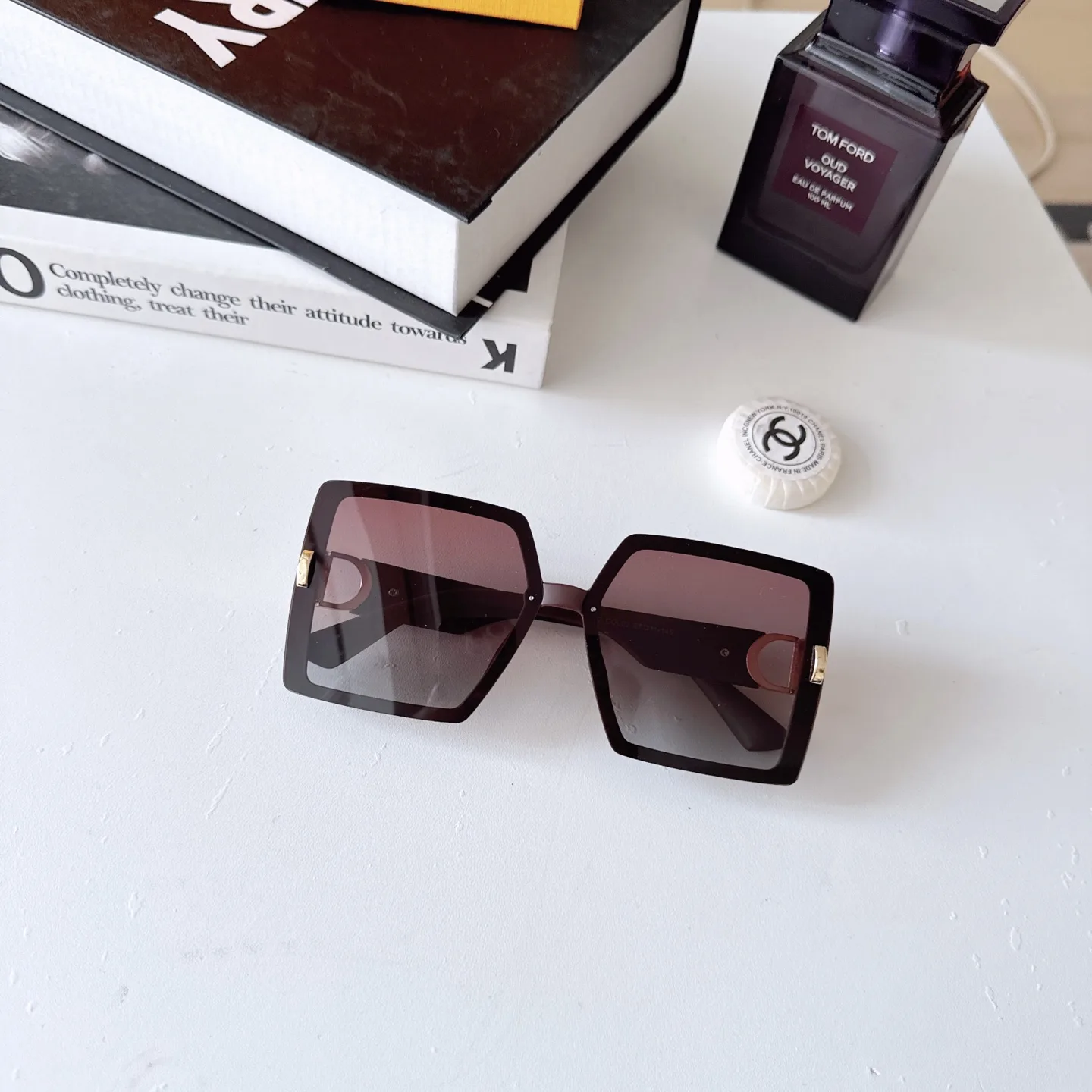Dior Logo Detail Sunglasses D20018580