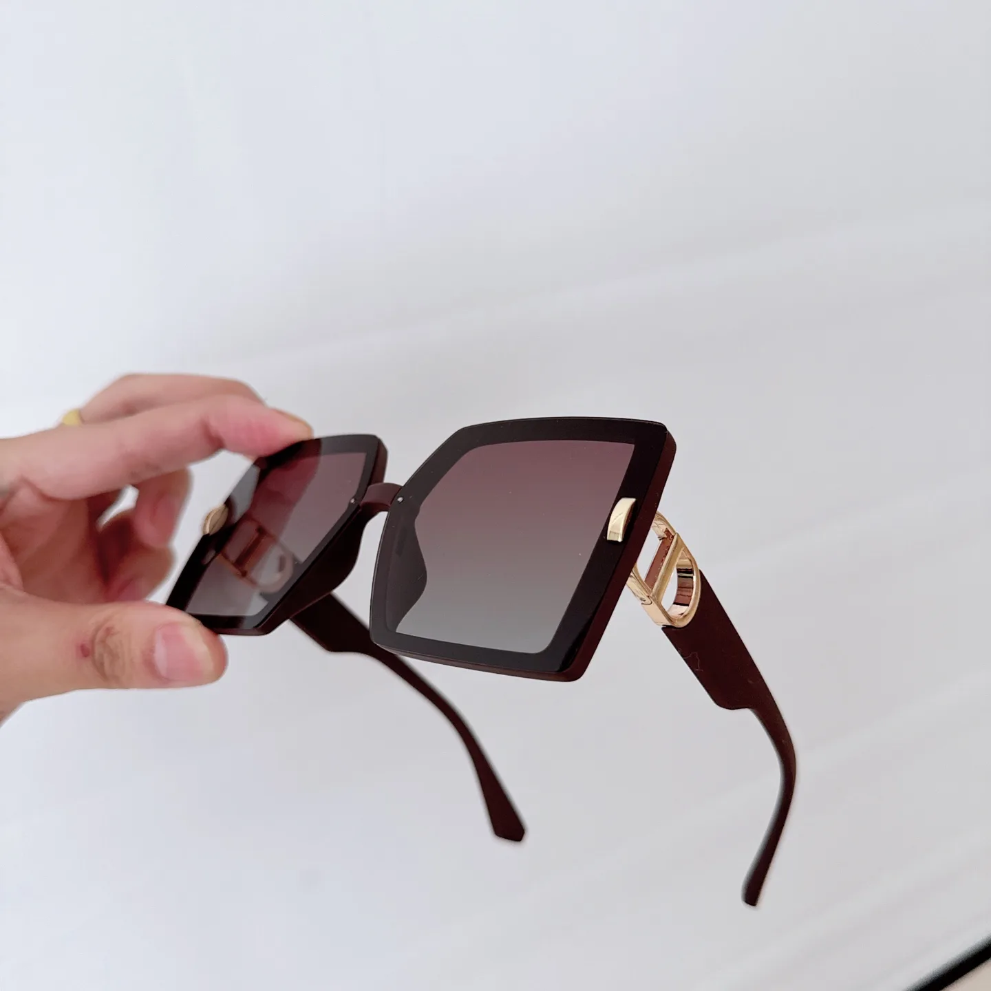 Dior Logo Detail Sunglasses D20018580 — view 2