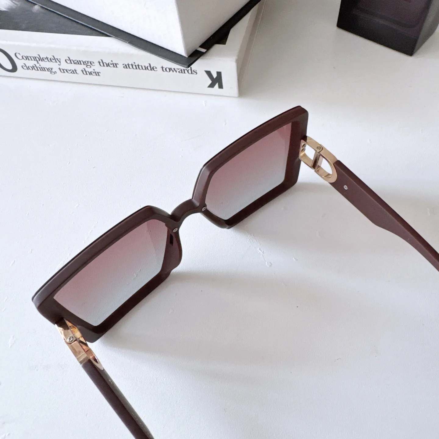 Dior Logo Detail Sunglasses D20018580 — view 5