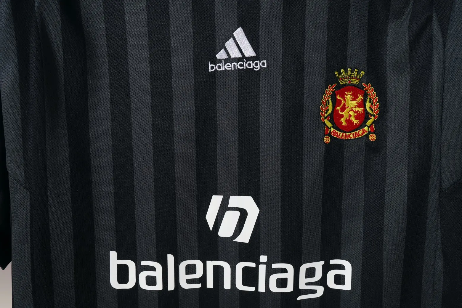 Striped Oversized Soccer Jersey D15021320 — view 3
