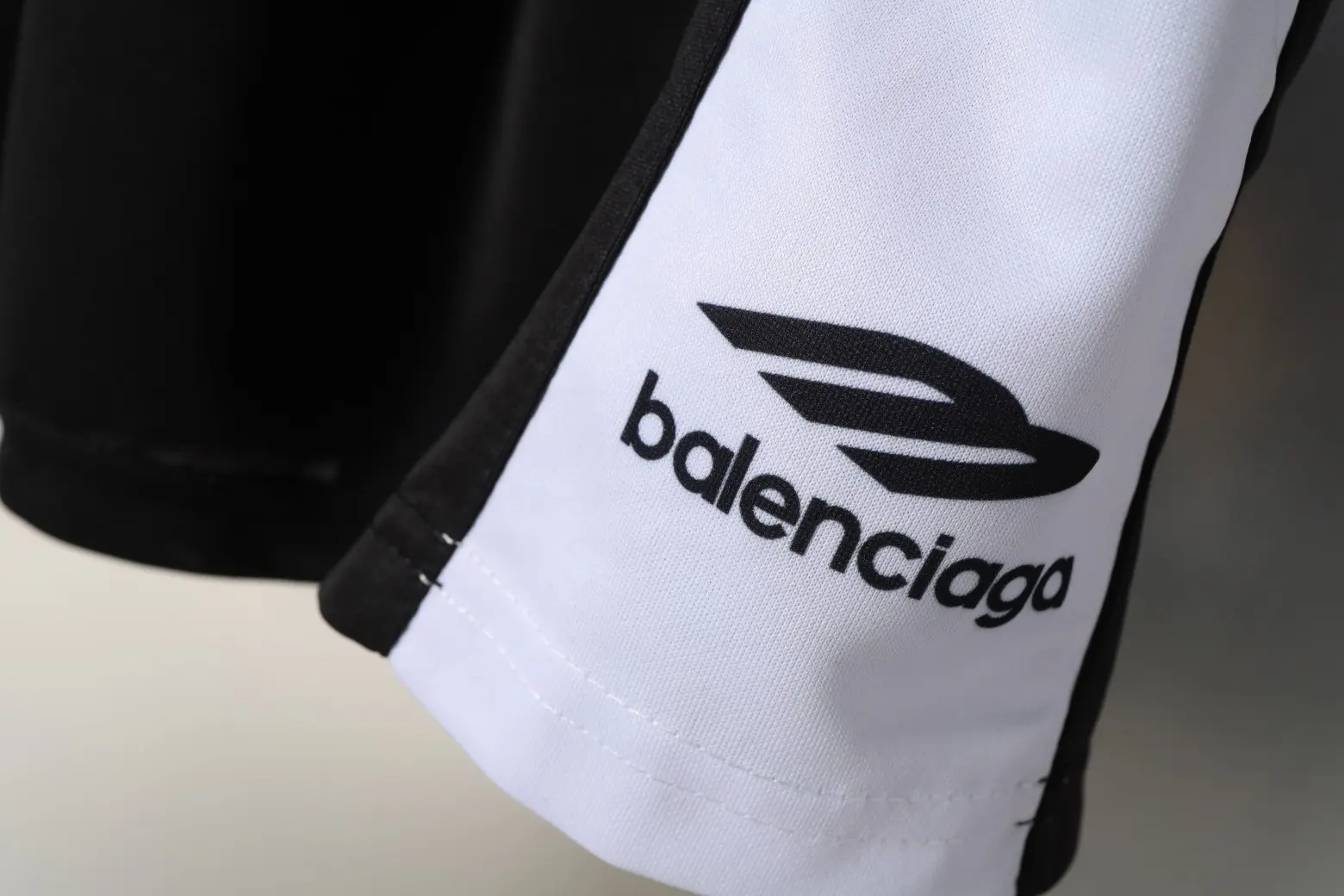 3B Logo Color-Block Mesh Sports Shorts D11918793 — view 14