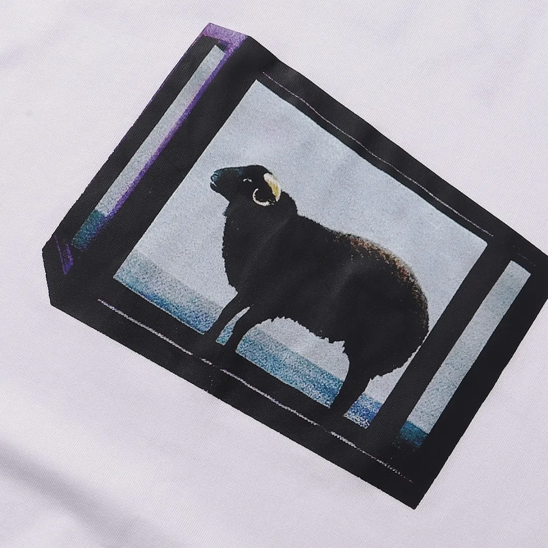 Supreme Damien Hirst Black Sheep Graphic T-Shirt D3815394 — view 4