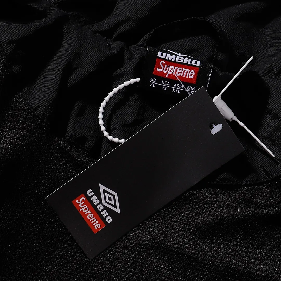 Supreme x Umbro Hooded Track Jacket D17011660 — view 9
