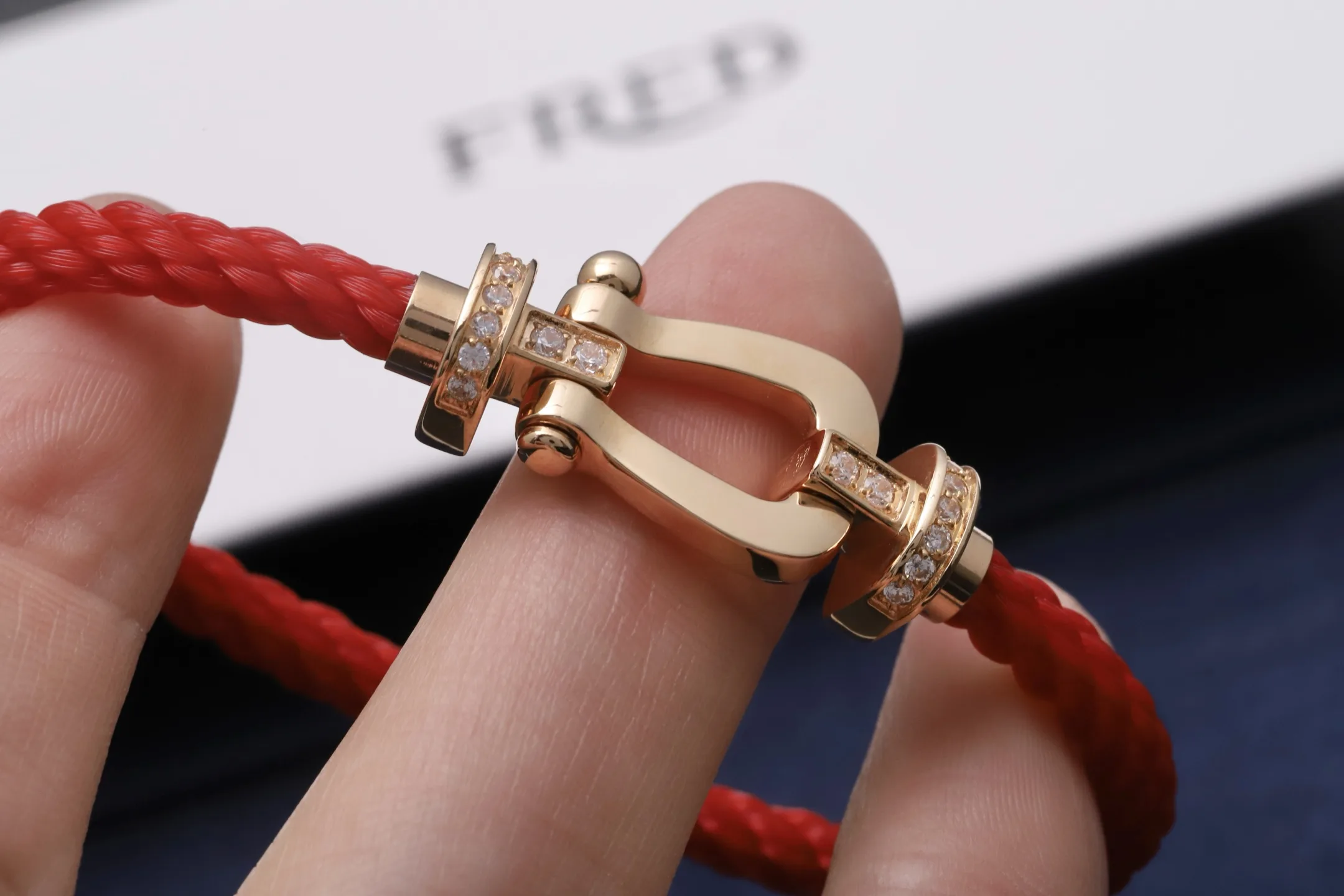 Force 10 Horseshoe Red Cord Bracelet D22017119 — view 6