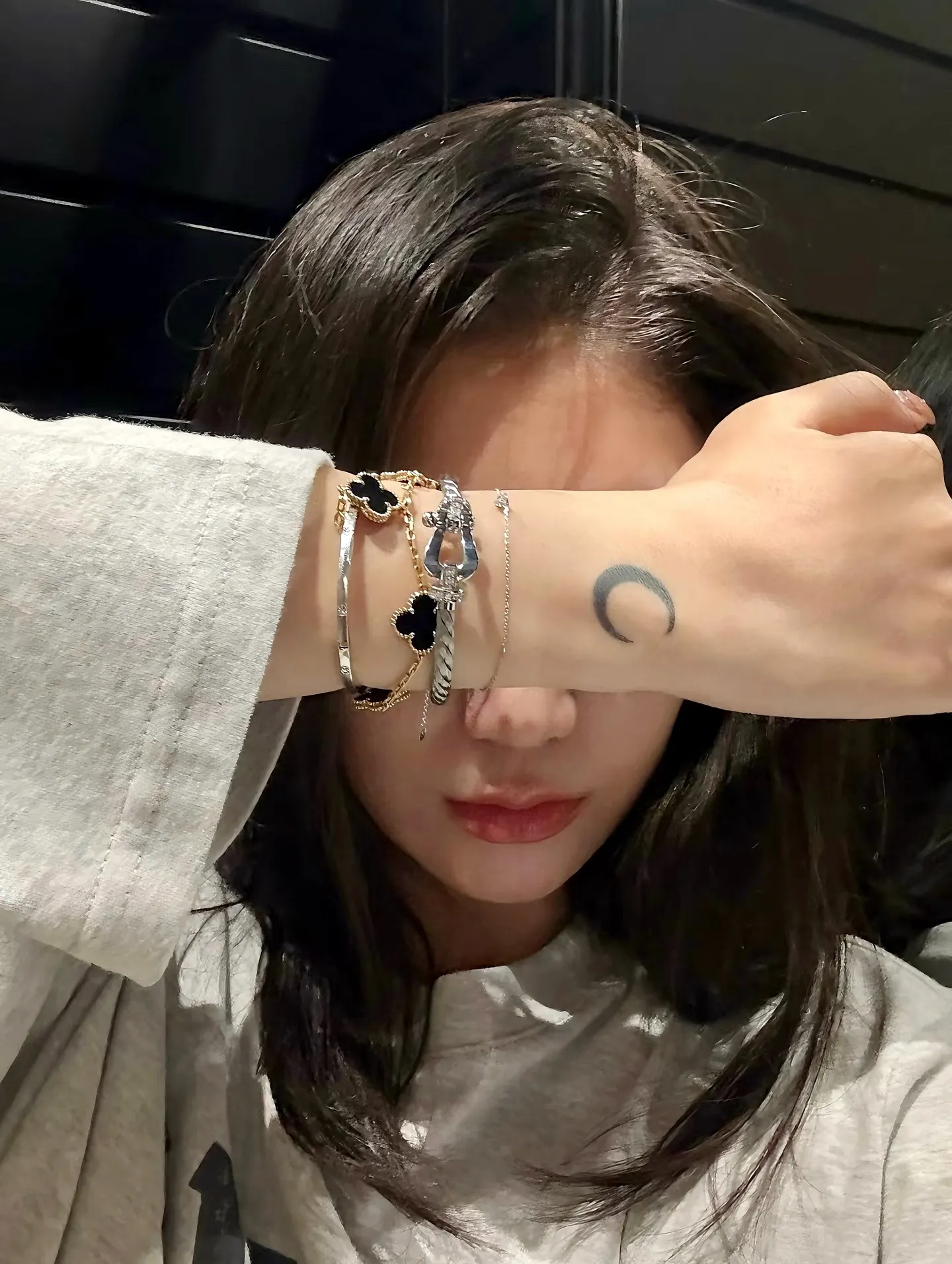 Force 10 Horseshoe Cable Bracelet with Pavé Crystals D24017124 — view 9