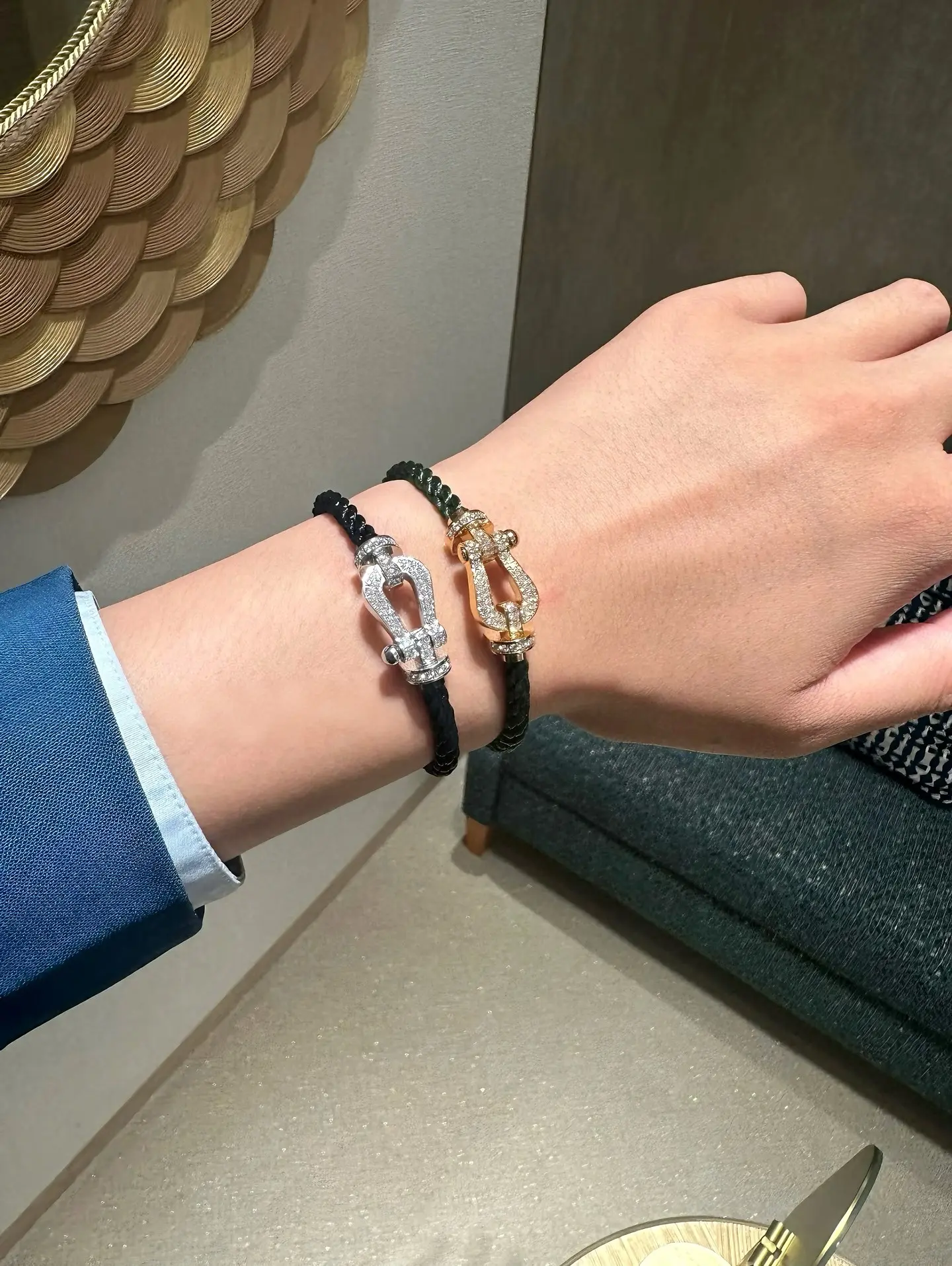 Large Horseshoe Buckle Braided Rope Bracelet D22017116 — view 8
