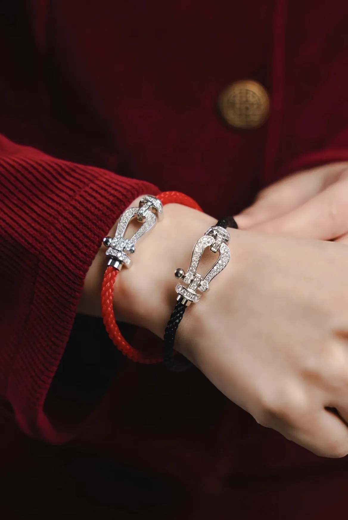 Large Horseshoe Buckle Braided Rope Bracelet D22017116 — view 9