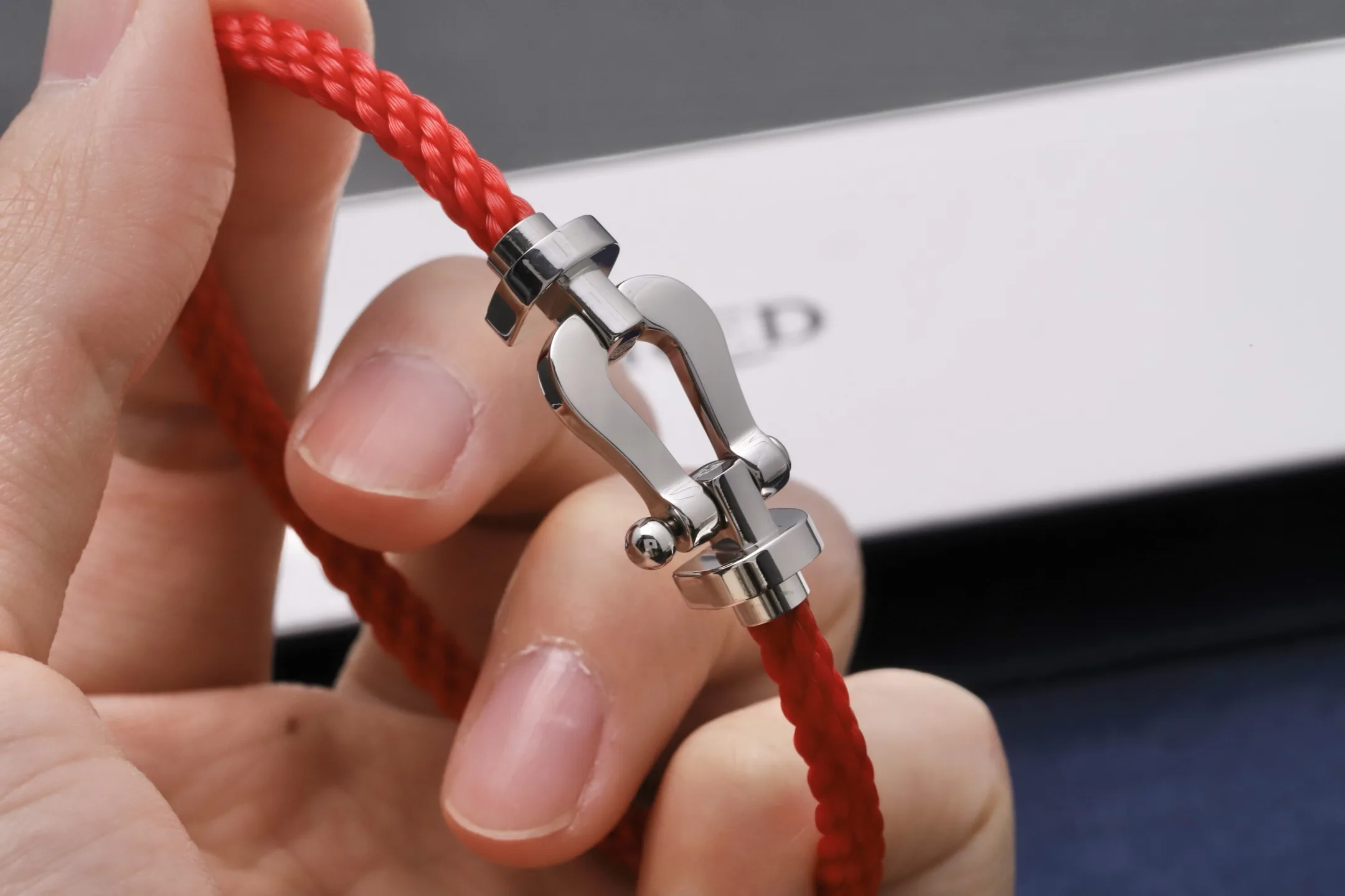 Force 10 Horseshoe Red Rope Bracelet D22017121 — view 5