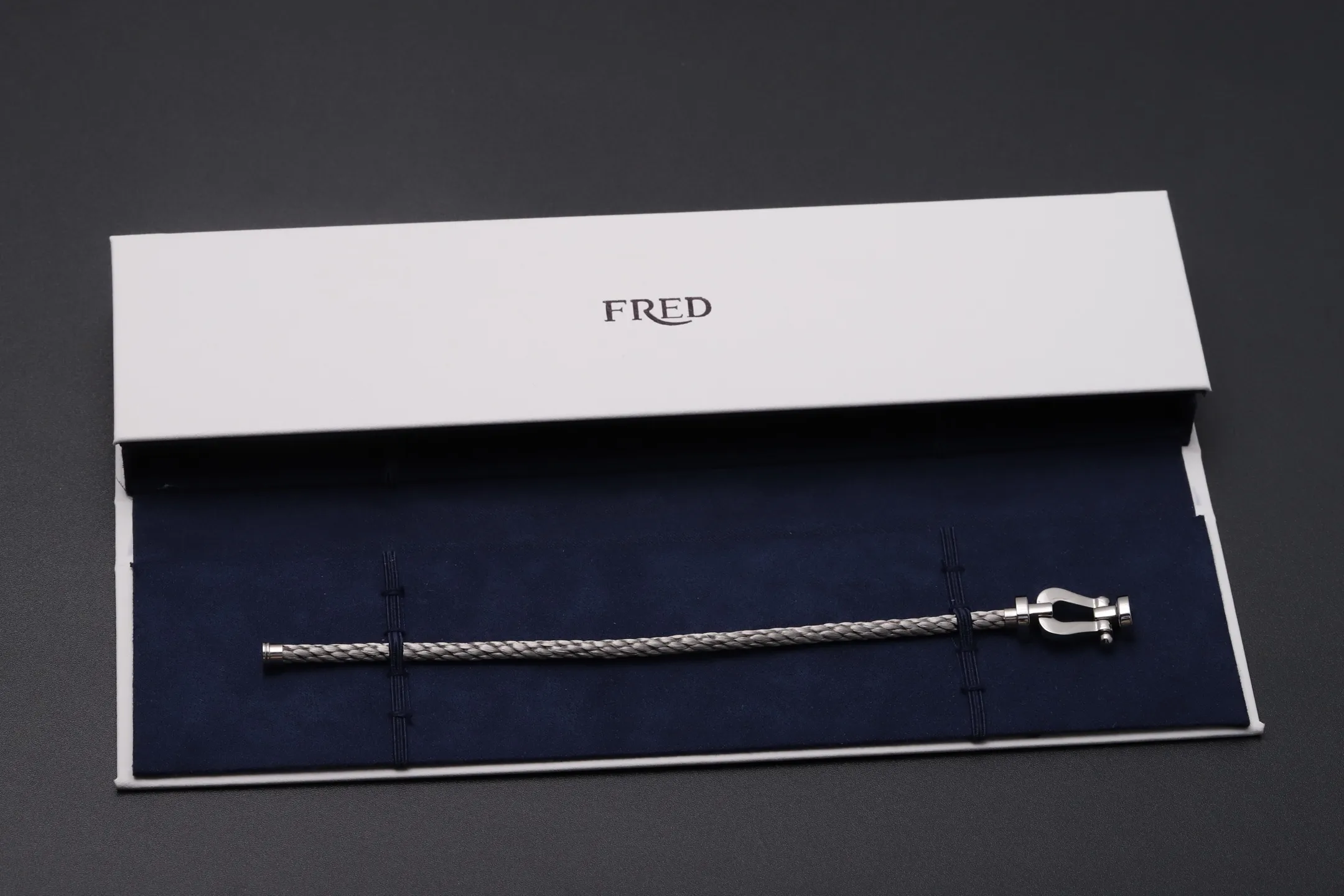 Force 10 Style Horseshoe Cable Bracelet D26017123 — view 2
