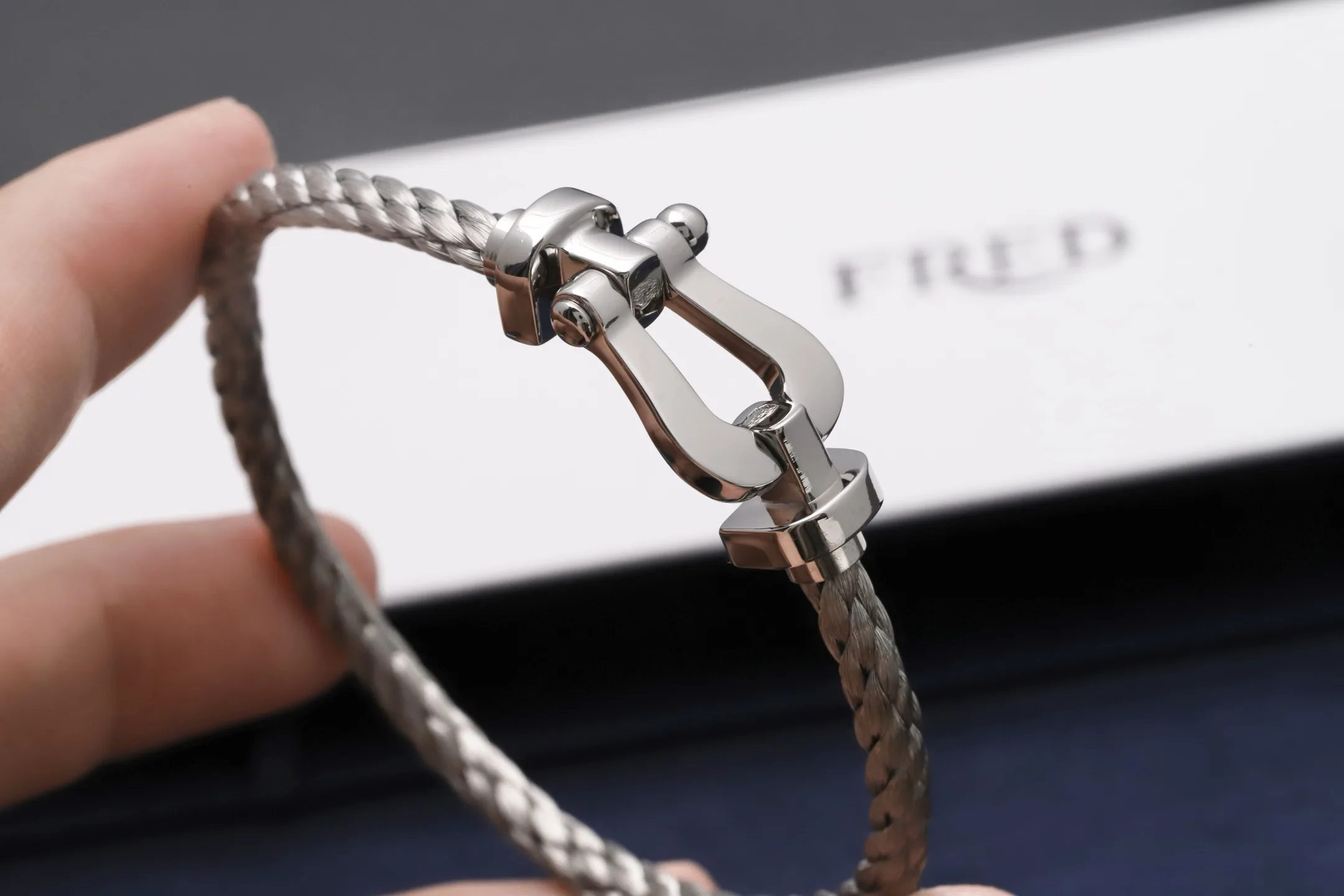 Force 10 Style Horseshoe Cable Bracelet D26017123 — view 5