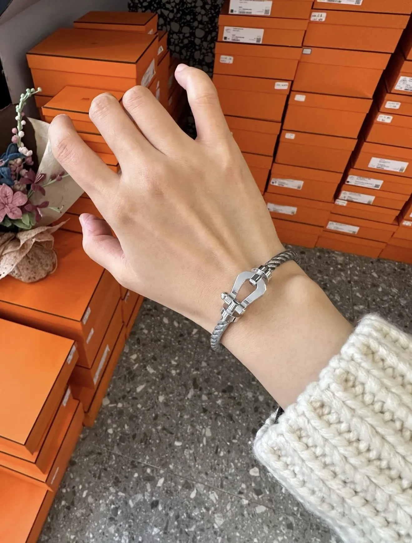Force 10 Style Horseshoe Cable Bracelet D26017123 — view 12