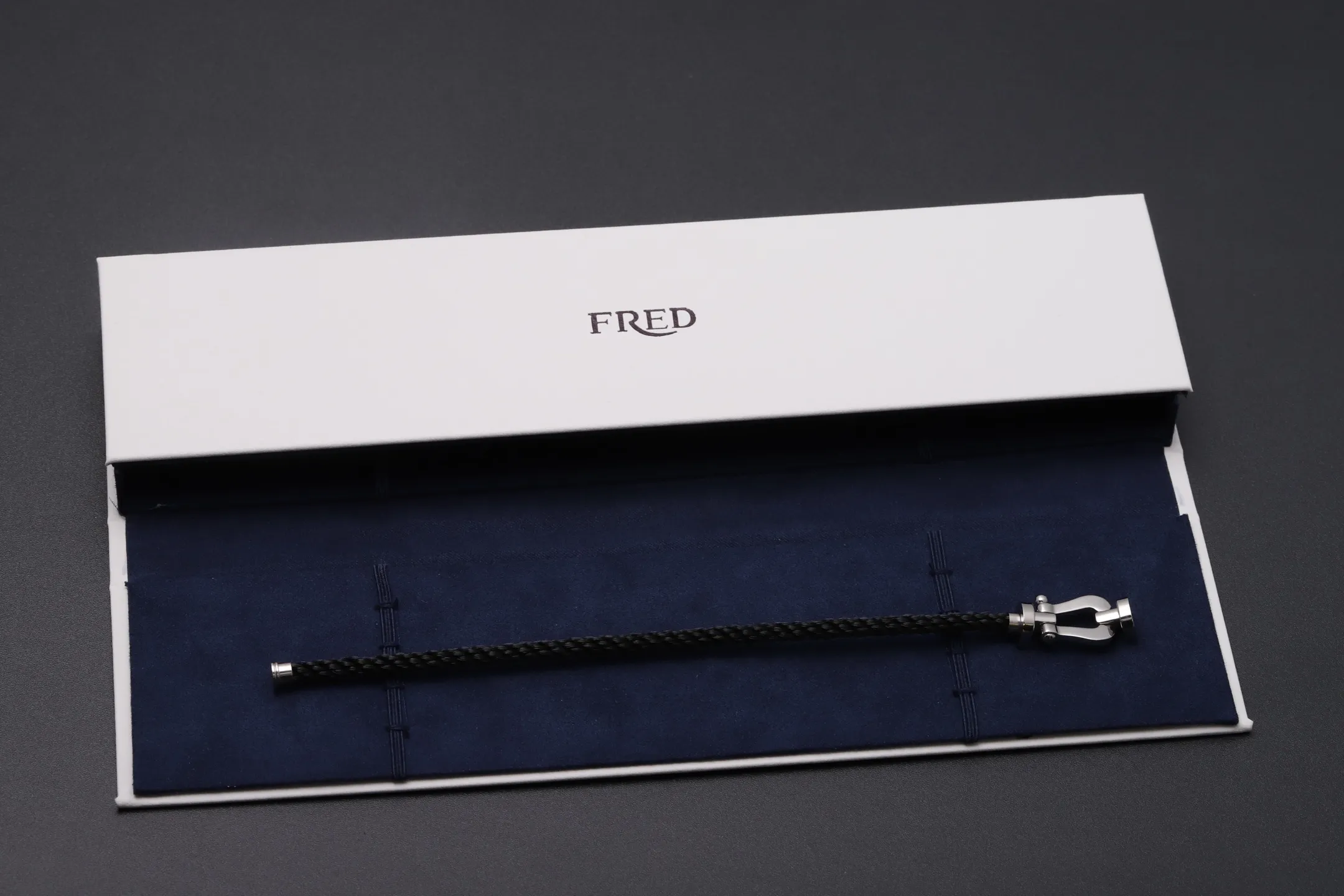 Force 10 Horseshoe Braided Rope Bracelet D22017115 — view 2