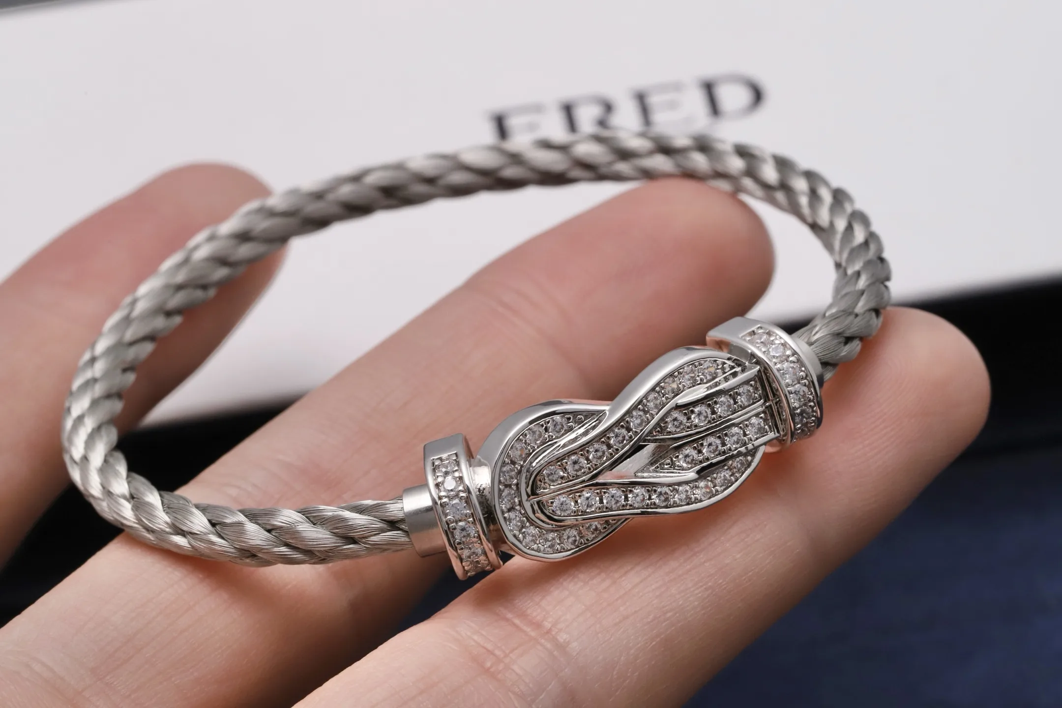 Figure-Eight Knot Cable Bracelet with Crystals D25017109 — view 4