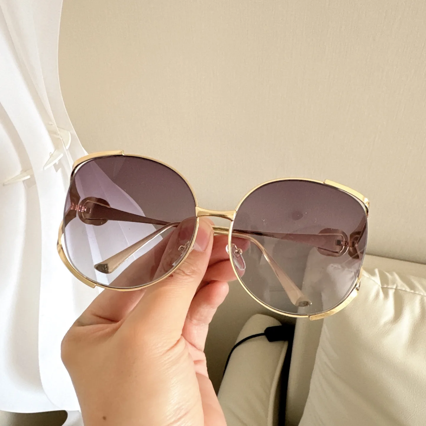 Gucci Oversized Round-Frame Sunglasses D20018518