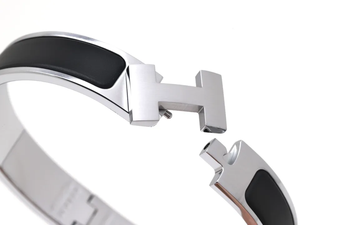 Clic HH Matte Enamel Bangle D17017552 — view 4