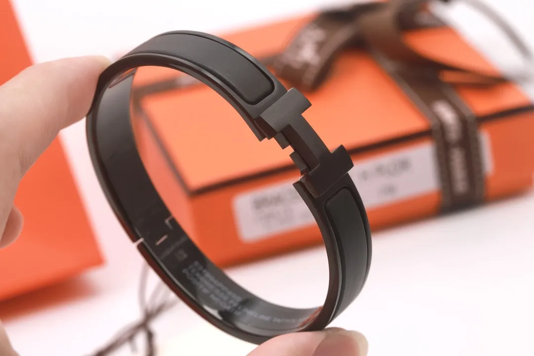 Clic HH So Black Matte Bangle D17017551 — view 6