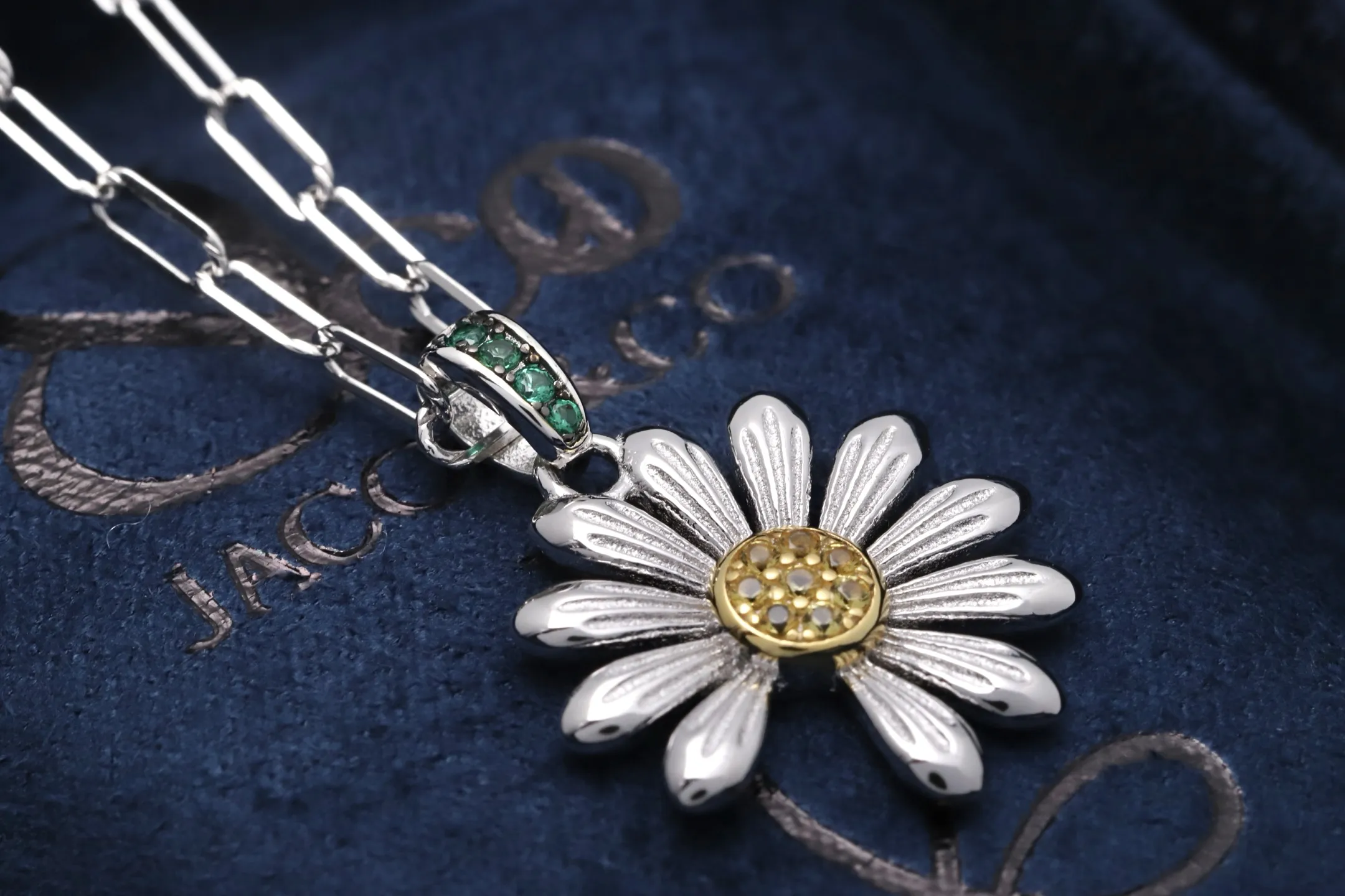 Jacob & Co. x Peaceminusone Daisy Pendant Necklace D27517027 — view 7