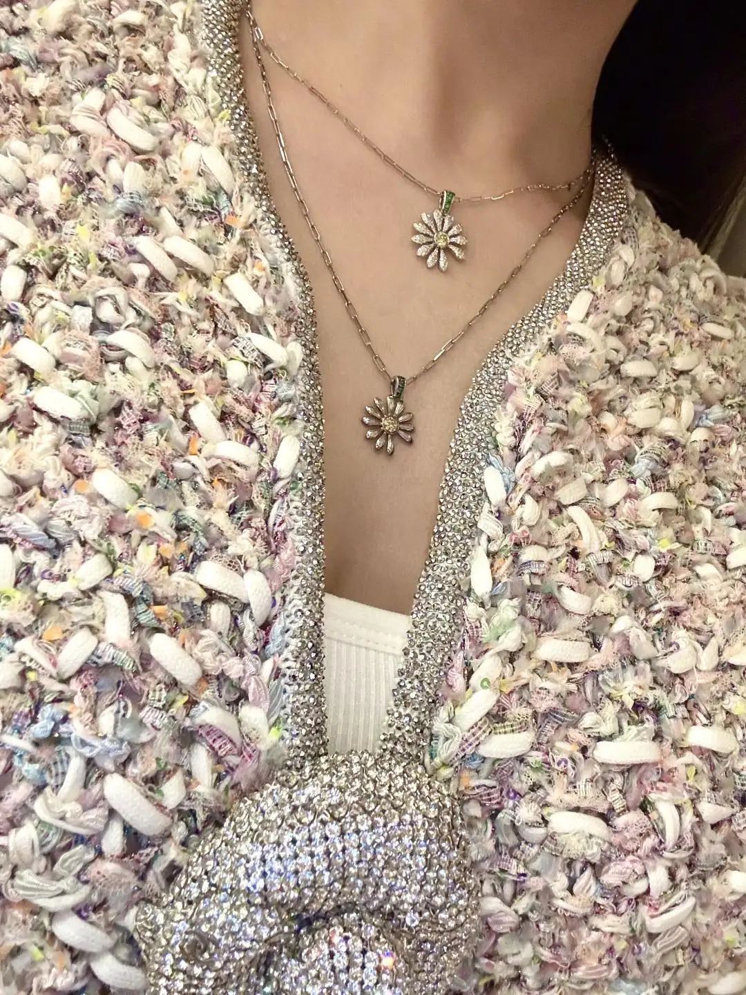 Jacob & Co. x Peaceminusone Daisy Pendant Necklace D27517027 — view 10