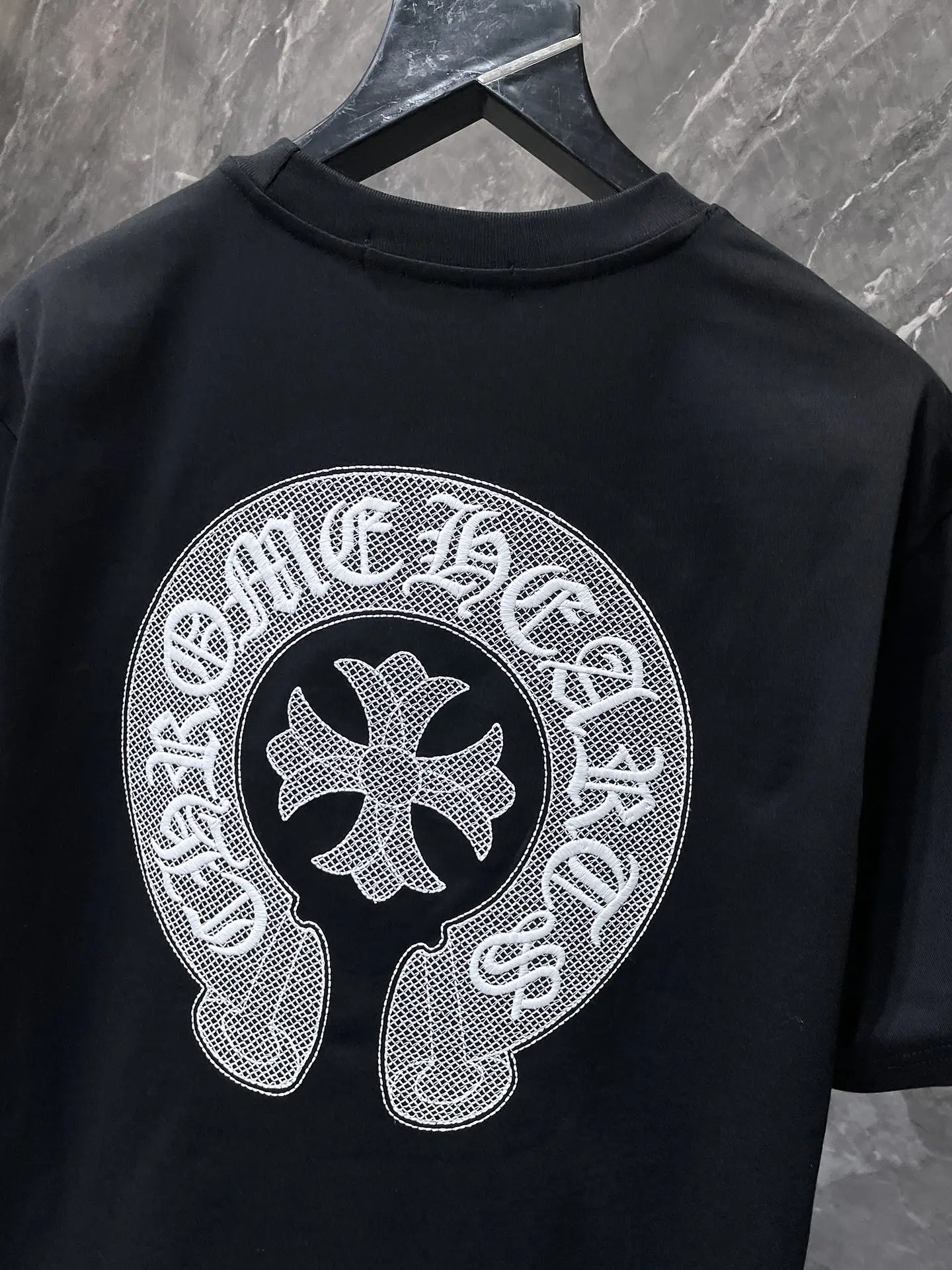 Embroidered Horseshoe Logo Cotton T-Shirt D11011648 — view 3