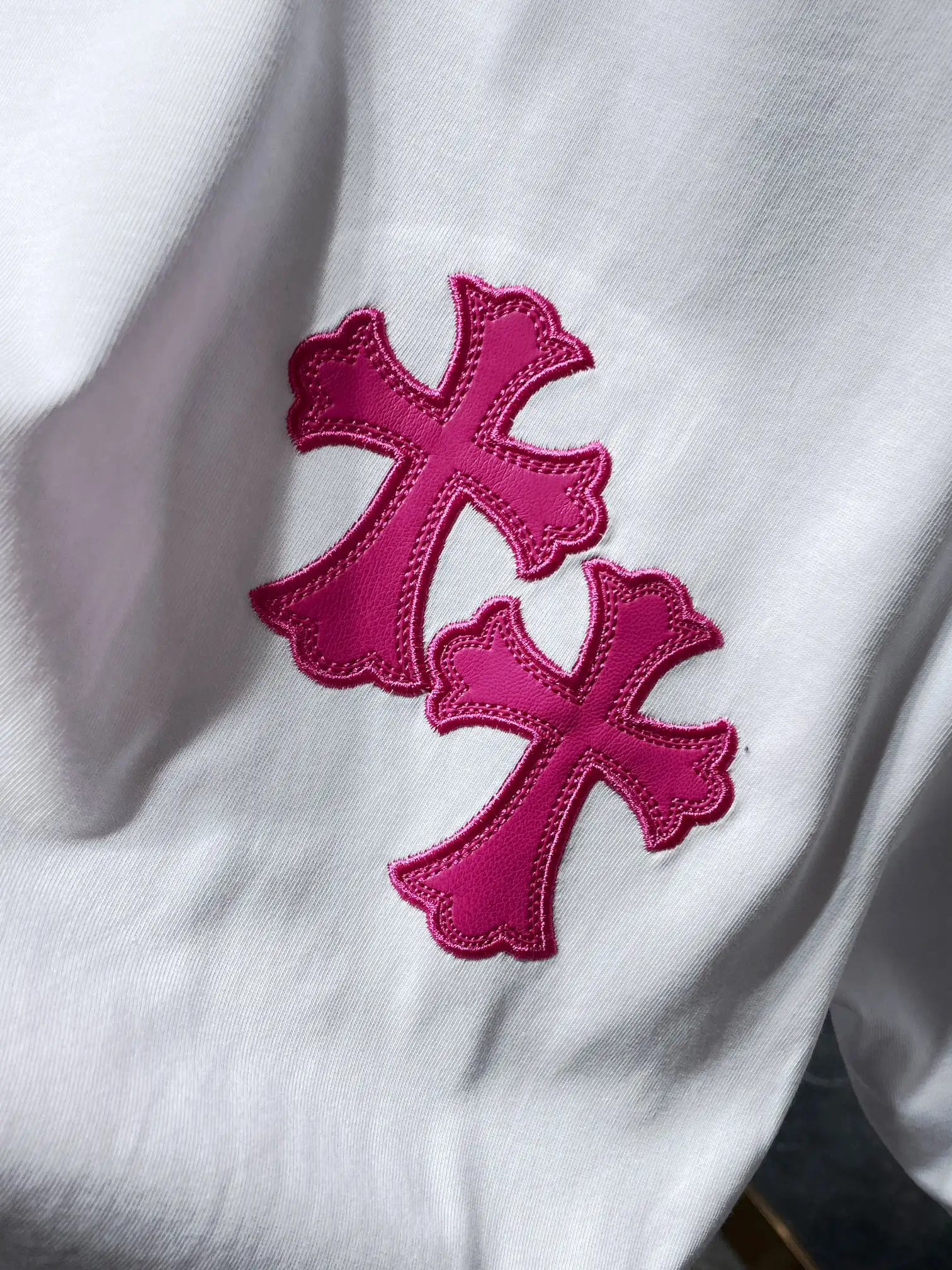 Embroidered Cross Patch Cotton T-Shirt D11511646 — view 5