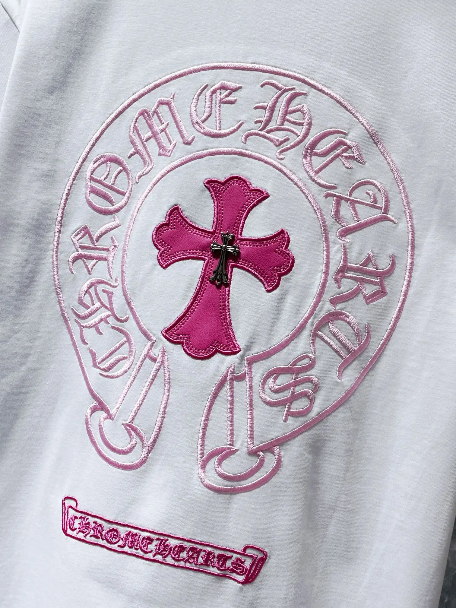 Embroidered Cross Patch Cotton T-Shirt D11511646 — view 6