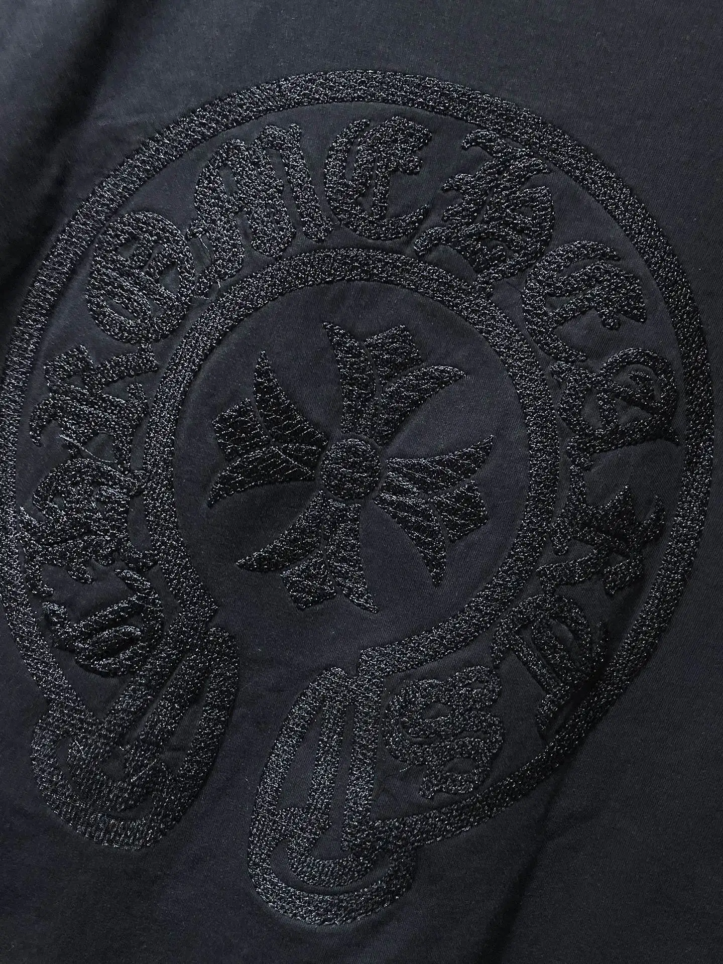 Horseshoe Cross Embroidered Cotton T-Shirt D6515477 — view 8