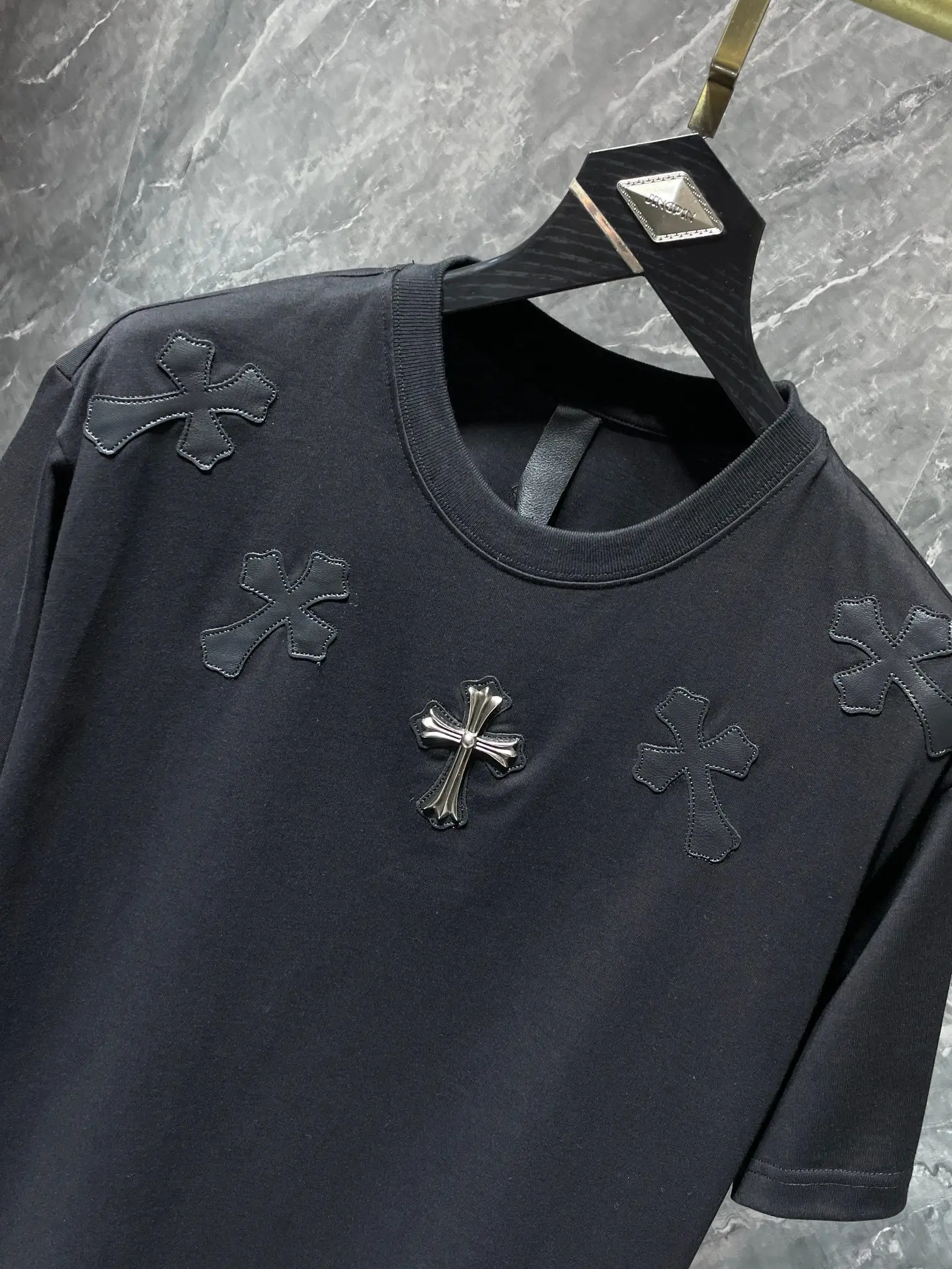 Leather Cross Patch Cotton T-Shirt D6015475 — view 2