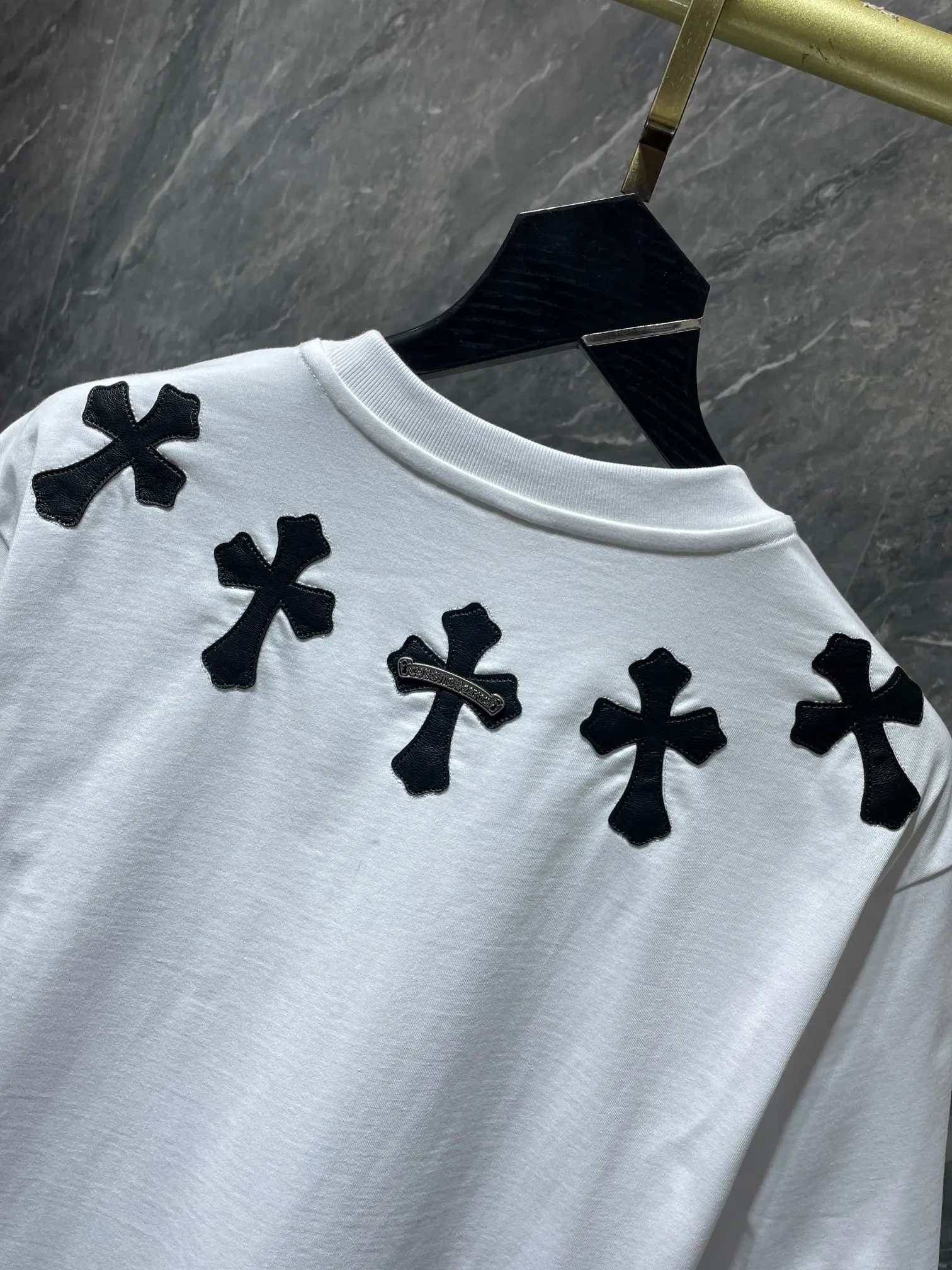 Leather Cross Patch Cotton T-Shirt D6015474 — view 4
